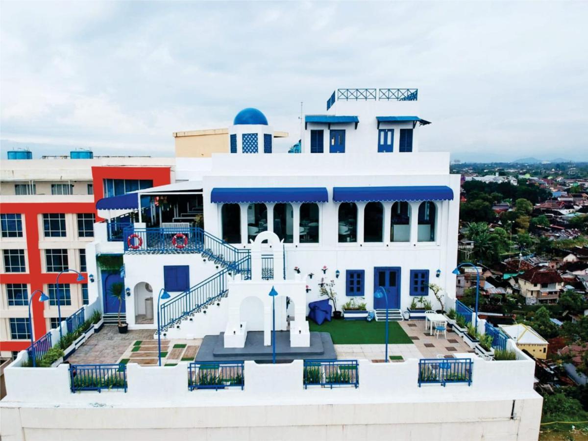 Cavinton Hotel Malioboro Yogyakarta By Tritama Hospitality Esterno foto