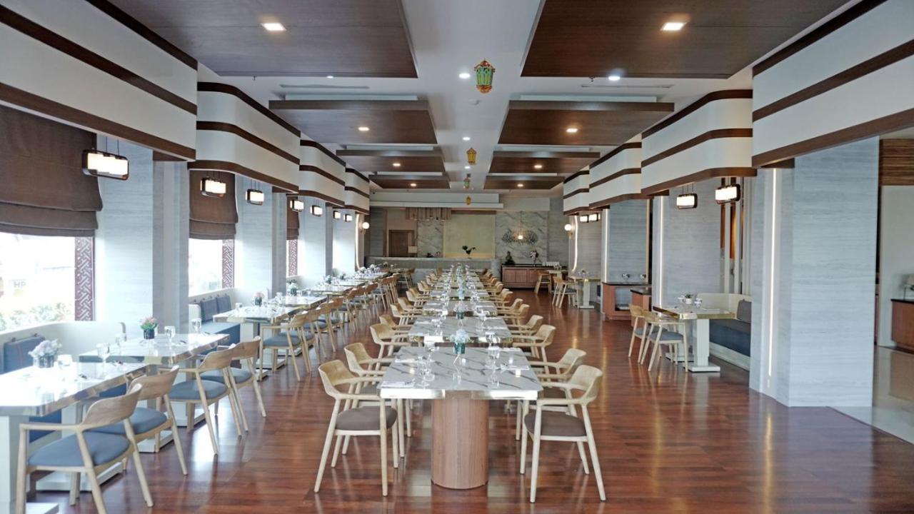 Cavinton Hotel Malioboro Yogyakarta By Tritama Hospitality Esterno foto