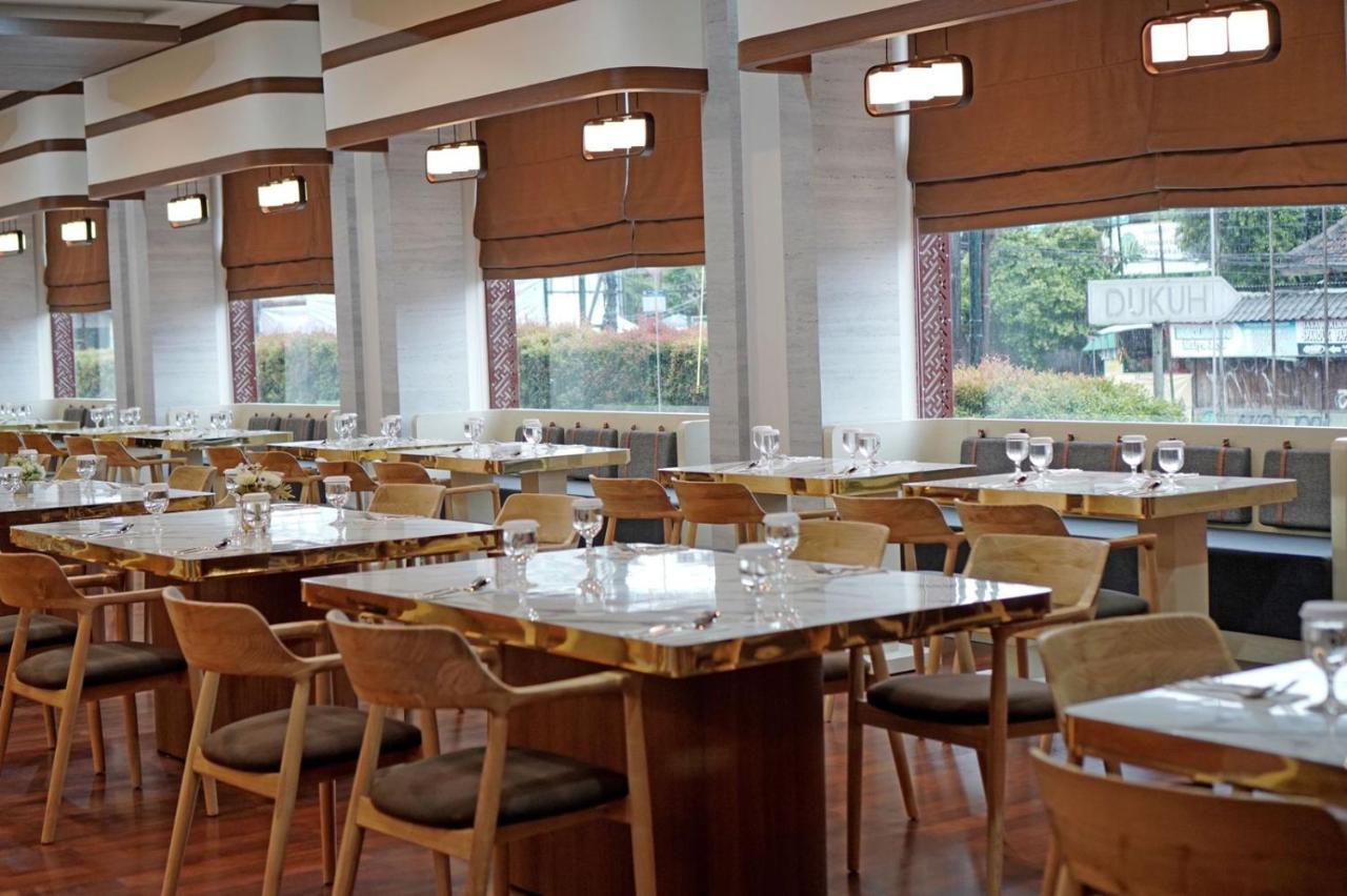 Cavinton Hotel Malioboro Yogyakarta By Tritama Hospitality Esterno foto
