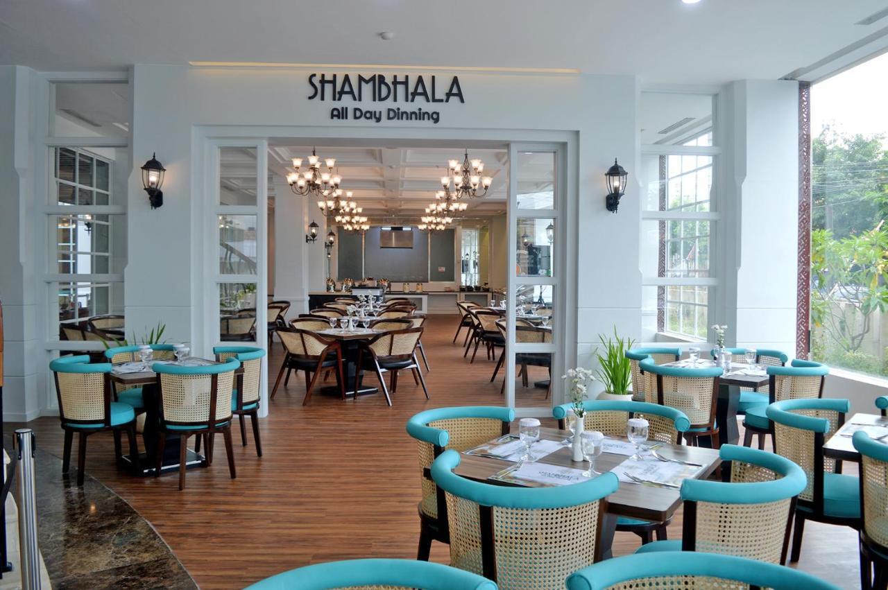 Cavinton Hotel Malioboro Yogyakarta By Tritama Hospitality Esterno foto