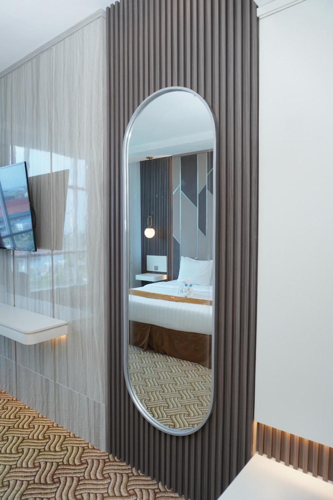 Cavinton Hotel Malioboro Yogyakarta By Tritama Hospitality Esterno foto