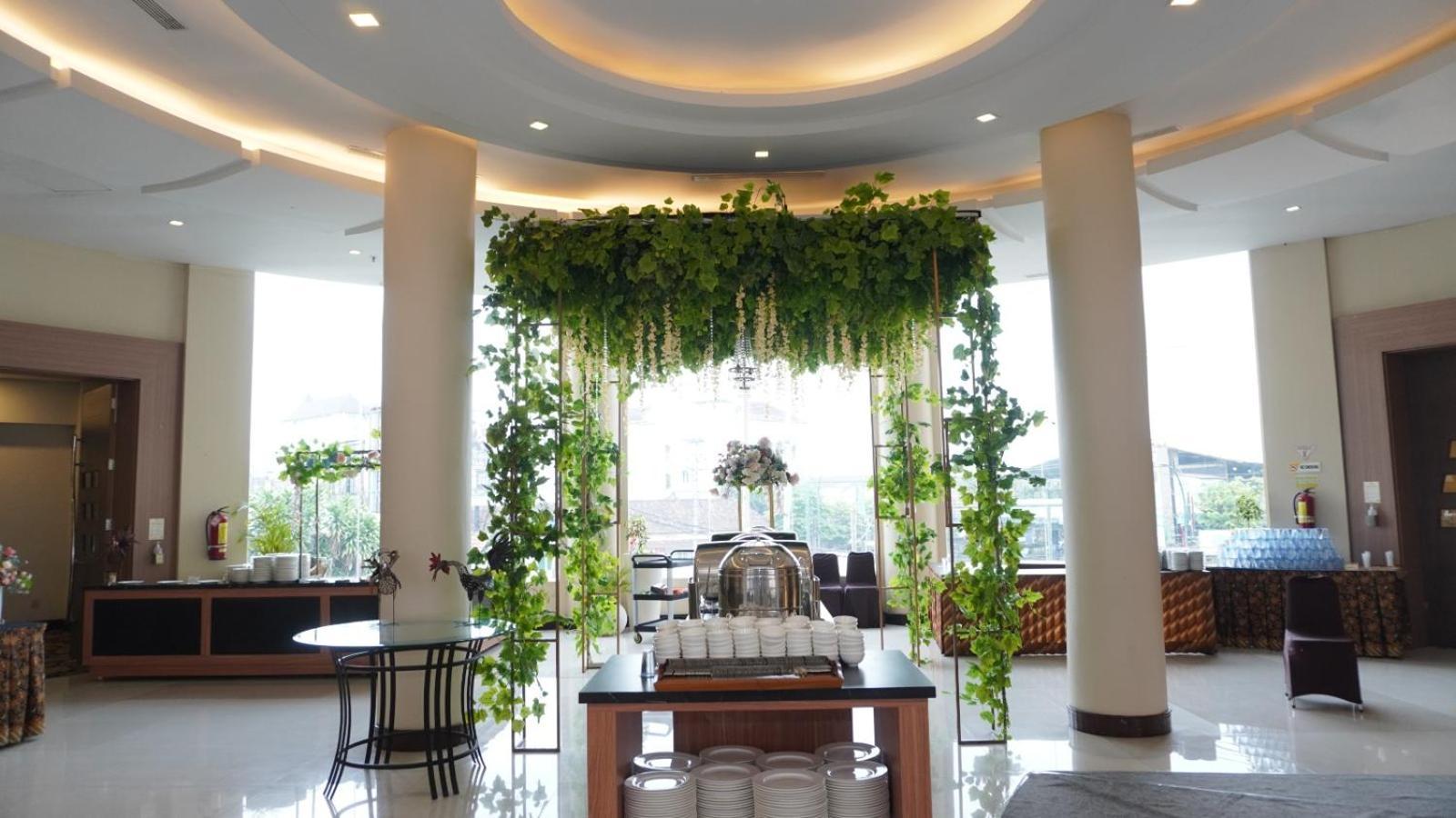 Cavinton Hotel Malioboro Yogyakarta By Tritama Hospitality Esterno foto