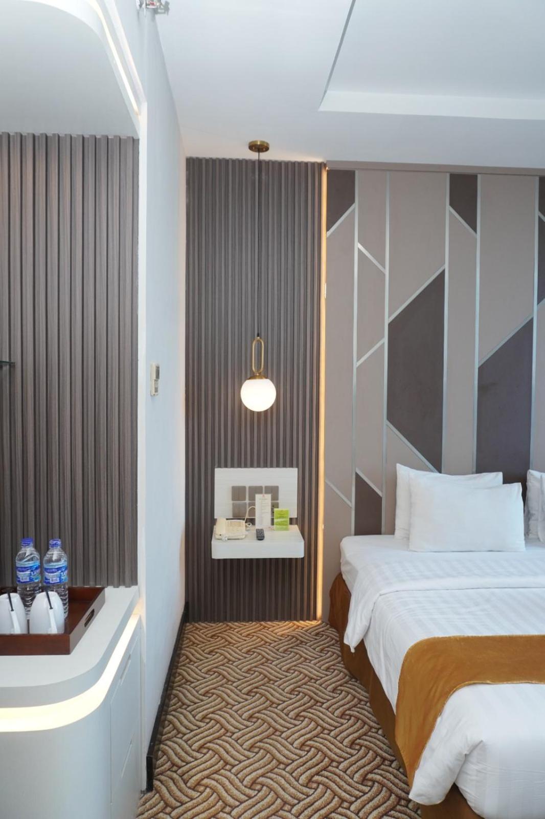 Cavinton Hotel Malioboro Yogyakarta By Tritama Hospitality Esterno foto