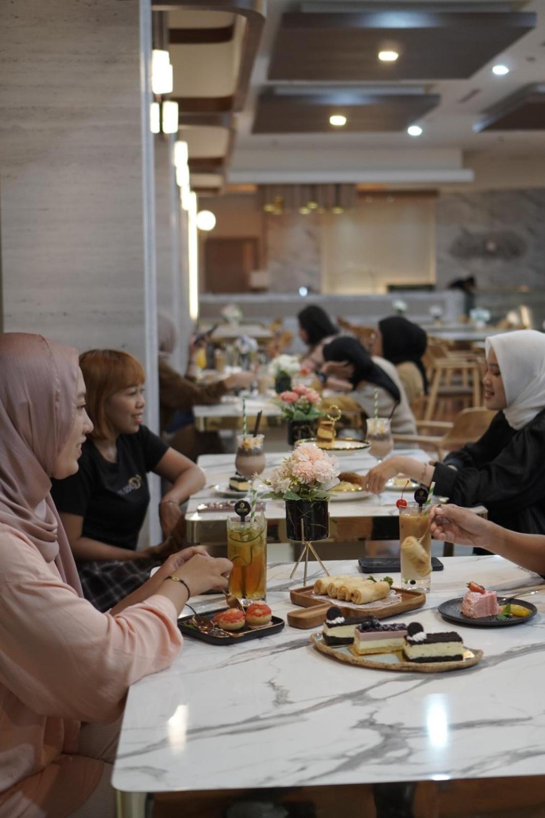 Cavinton Hotel Malioboro Yogyakarta By Tritama Hospitality Esterno foto