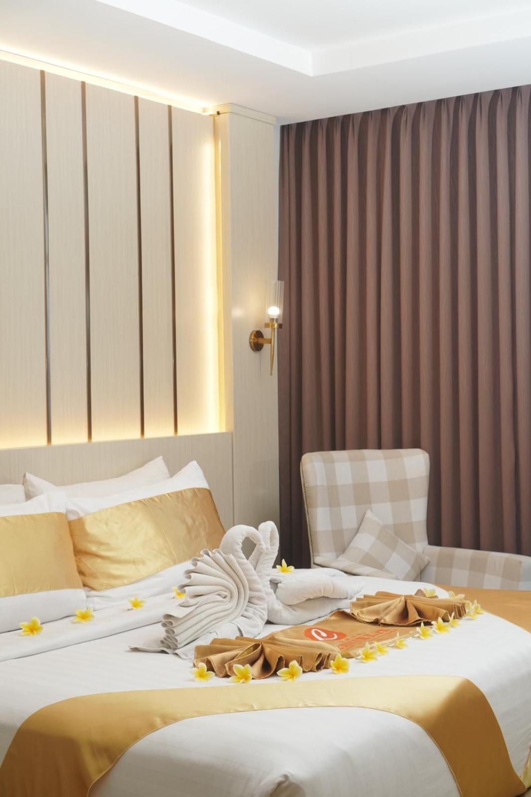 Cavinton Hotel Malioboro Yogyakarta By Tritama Hospitality Esterno foto