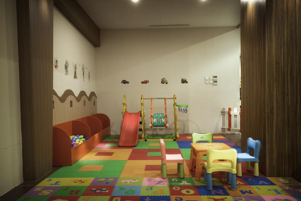 Cavinton Hotel Malioboro Yogyakarta By Tritama Hospitality Esterno foto