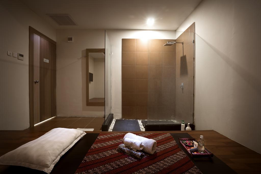 Cavinton Hotel Malioboro Yogyakarta By Tritama Hospitality Esterno foto