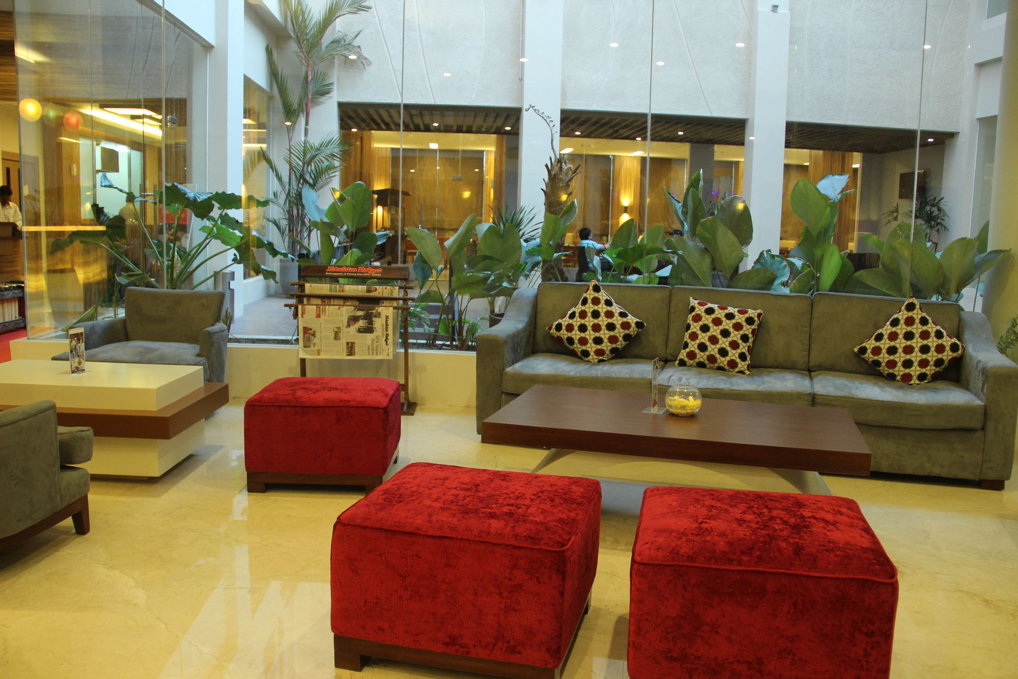 Cavinton Hotel Malioboro Yogyakarta By Tritama Hospitality Esterno foto