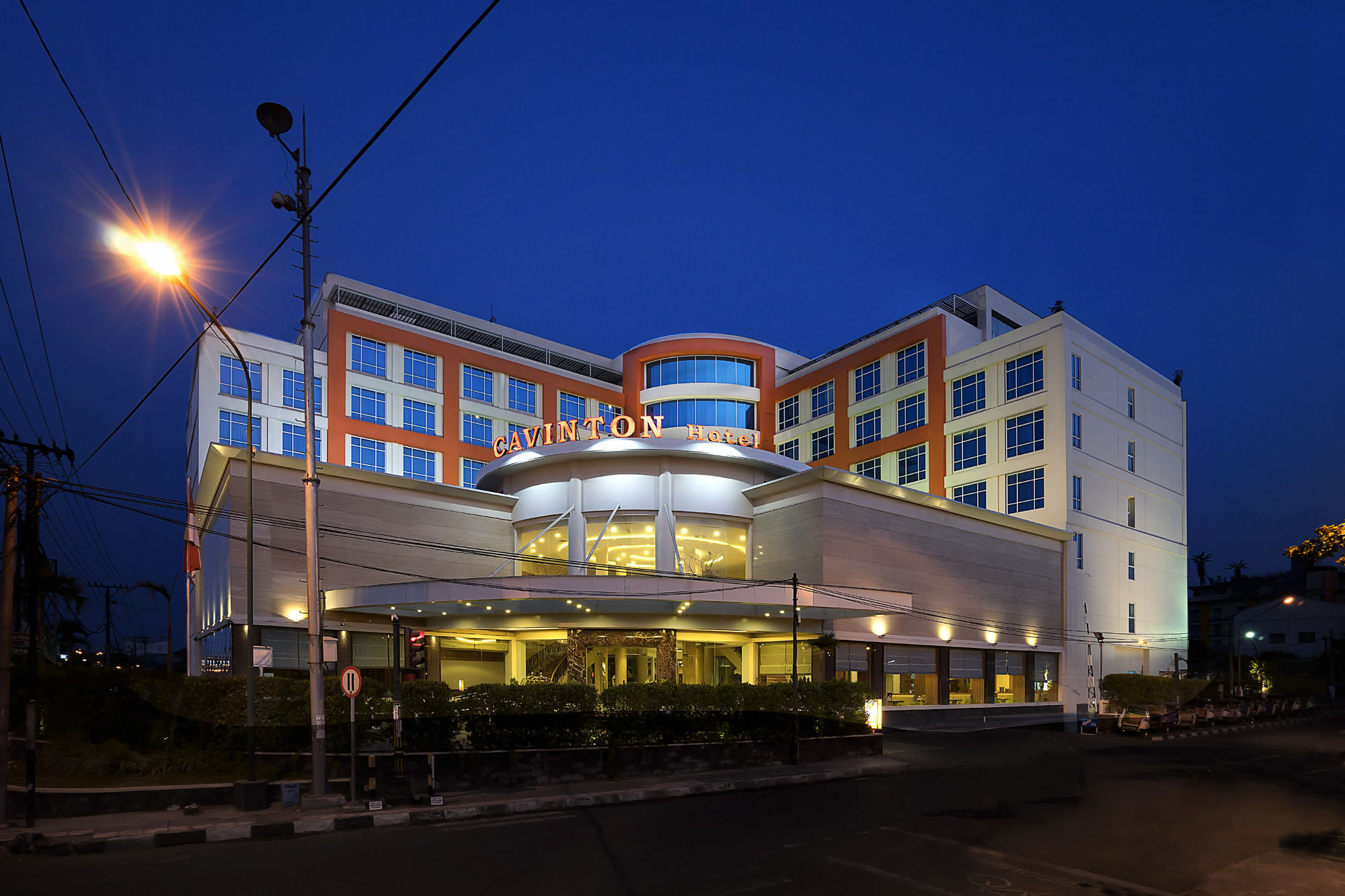 Cavinton Hotel Malioboro Yogyakarta By Tritama Hospitality Esterno foto